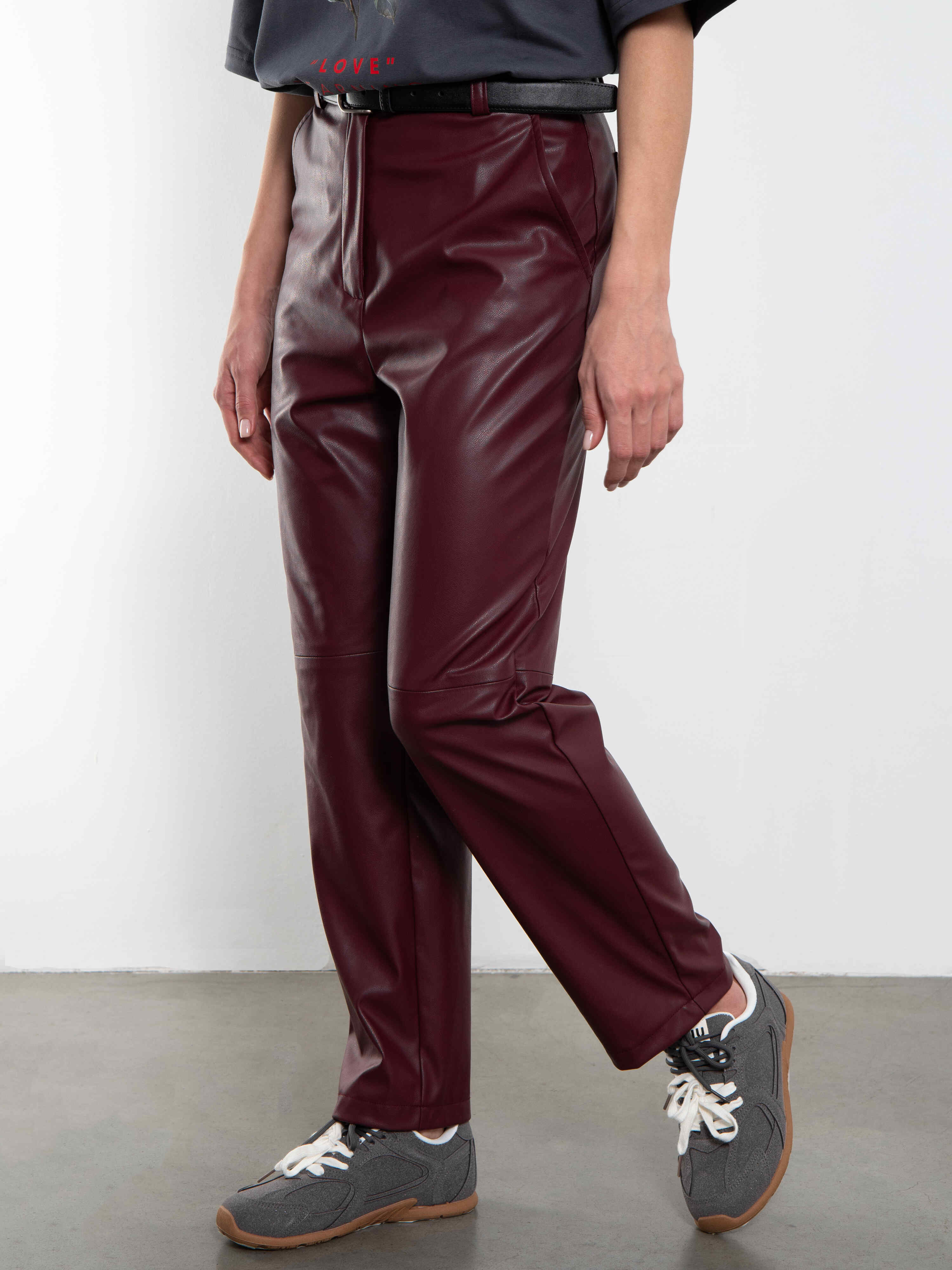 Брюки бордовые из экокожи с микроначёсом Kosmos(фото3)