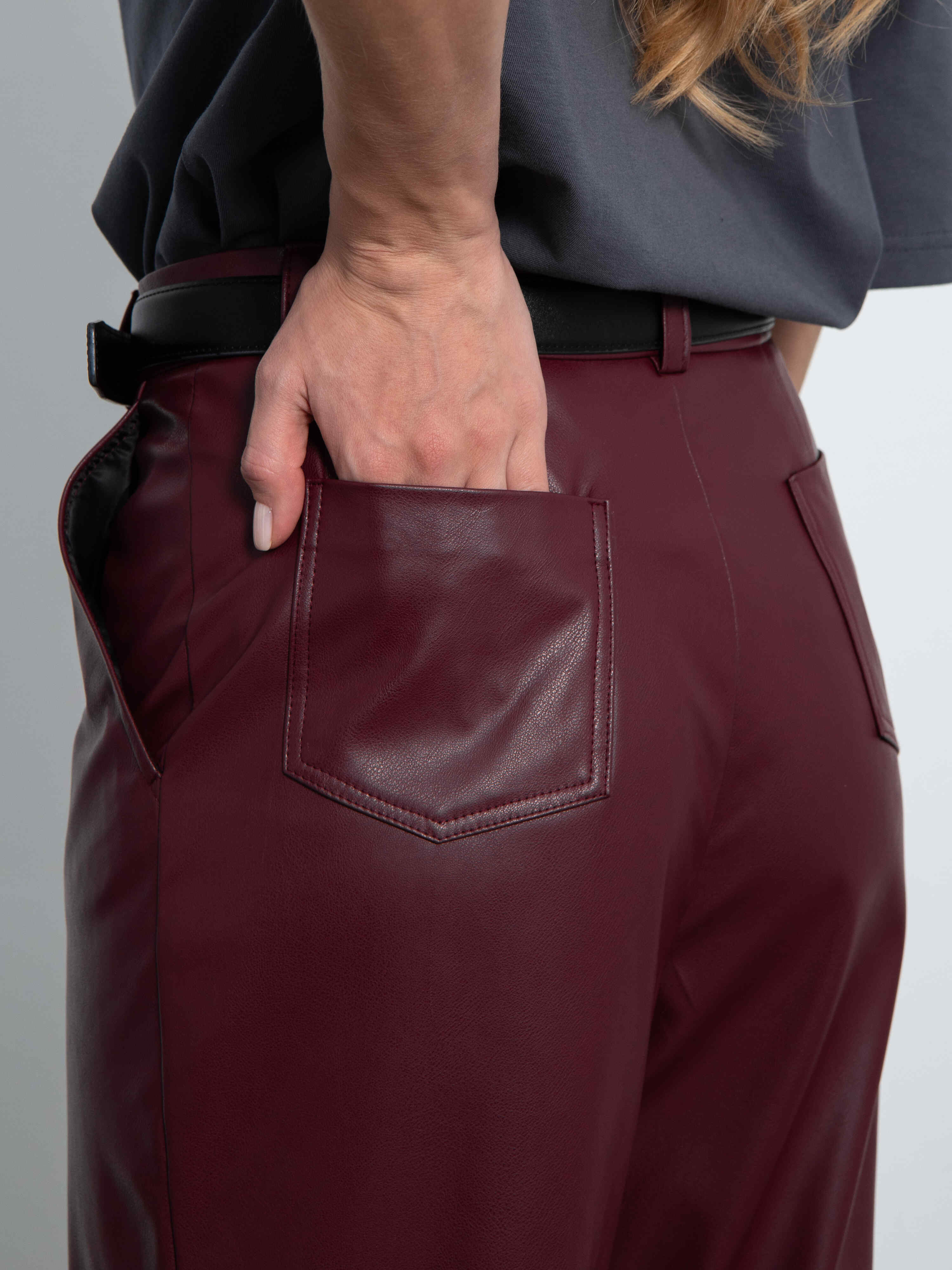 Брюки бордовые из экокожи с микроначёсом Kosmos(фото6)