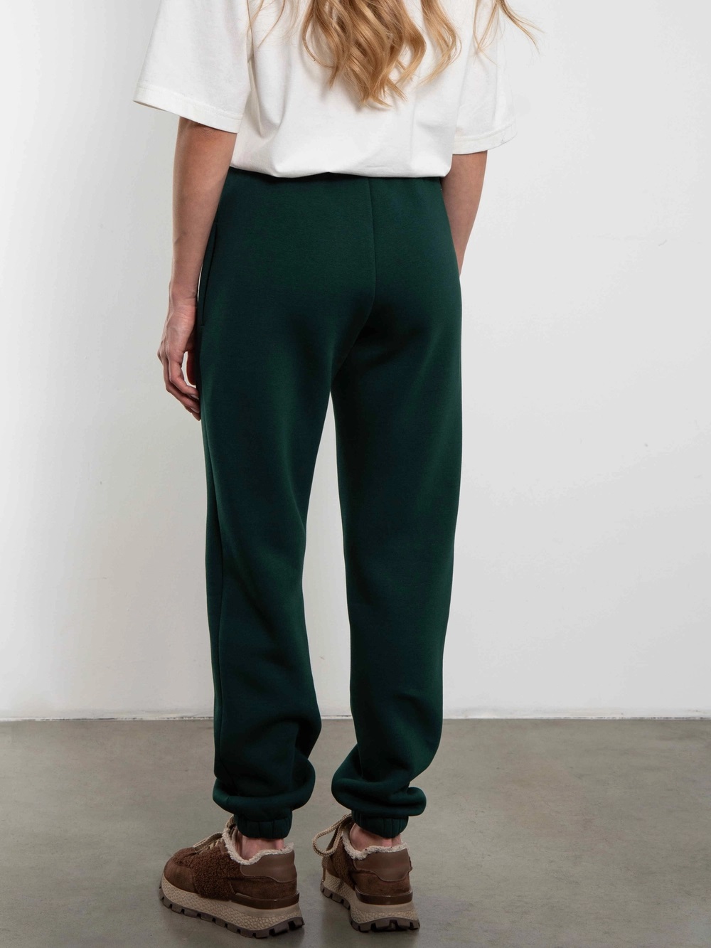 Брюки джоггеры с начёсом в цвете малахит Kosmos(фото6)