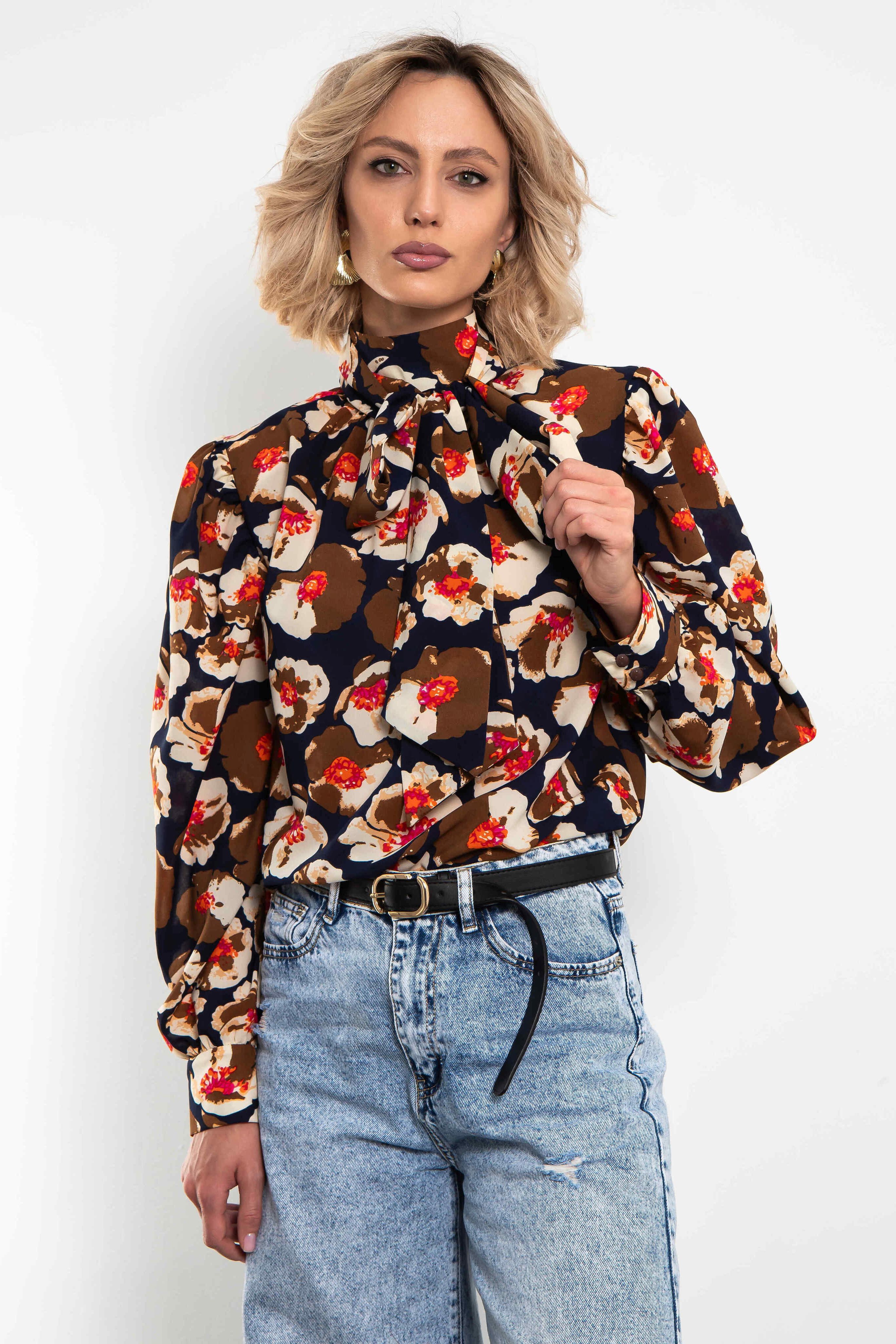 Блуза с бантом и цветочным принтом Kosmos