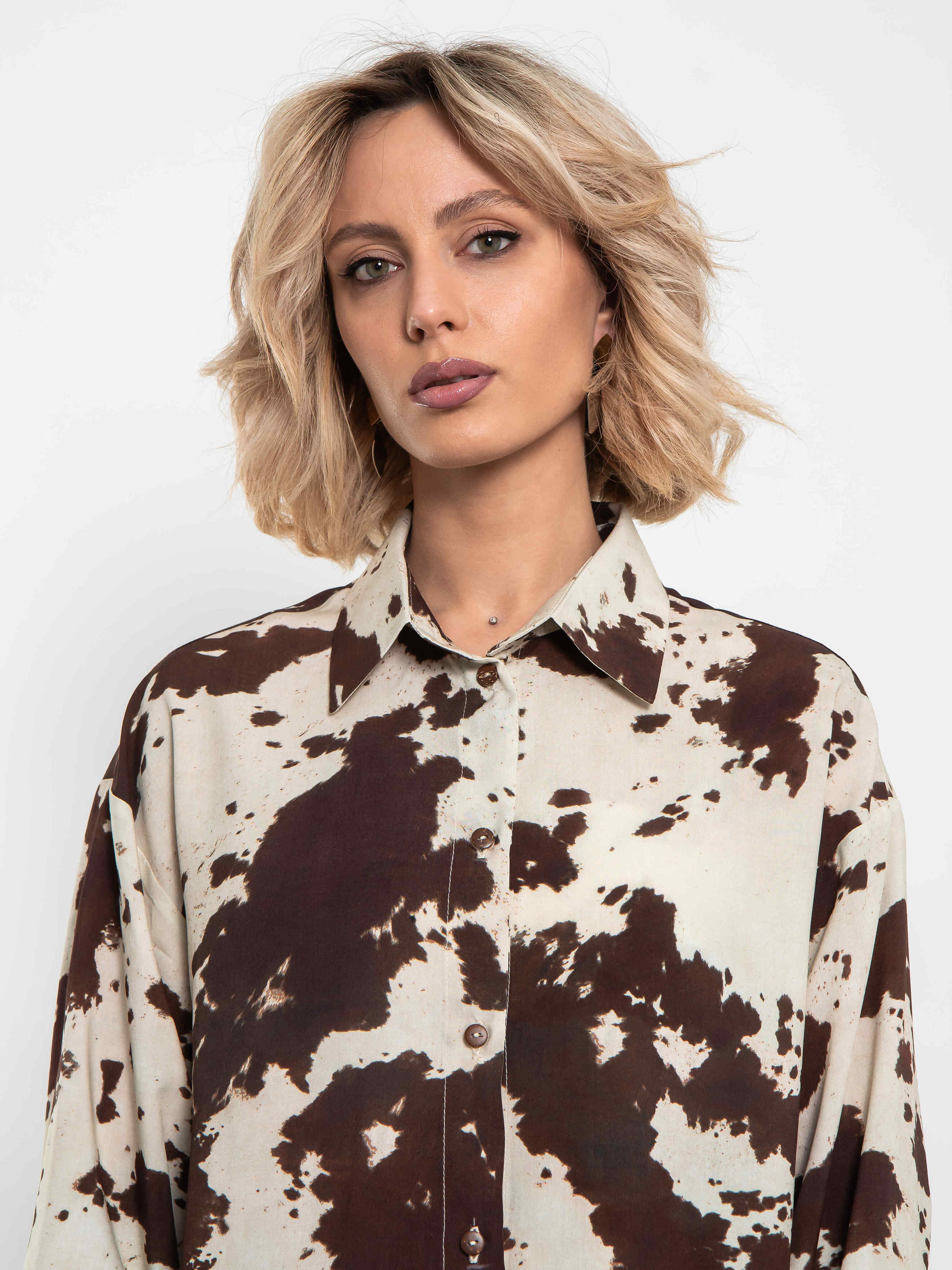 Рубашка оверсайз с трендовым принтом Kosmos(фото3)