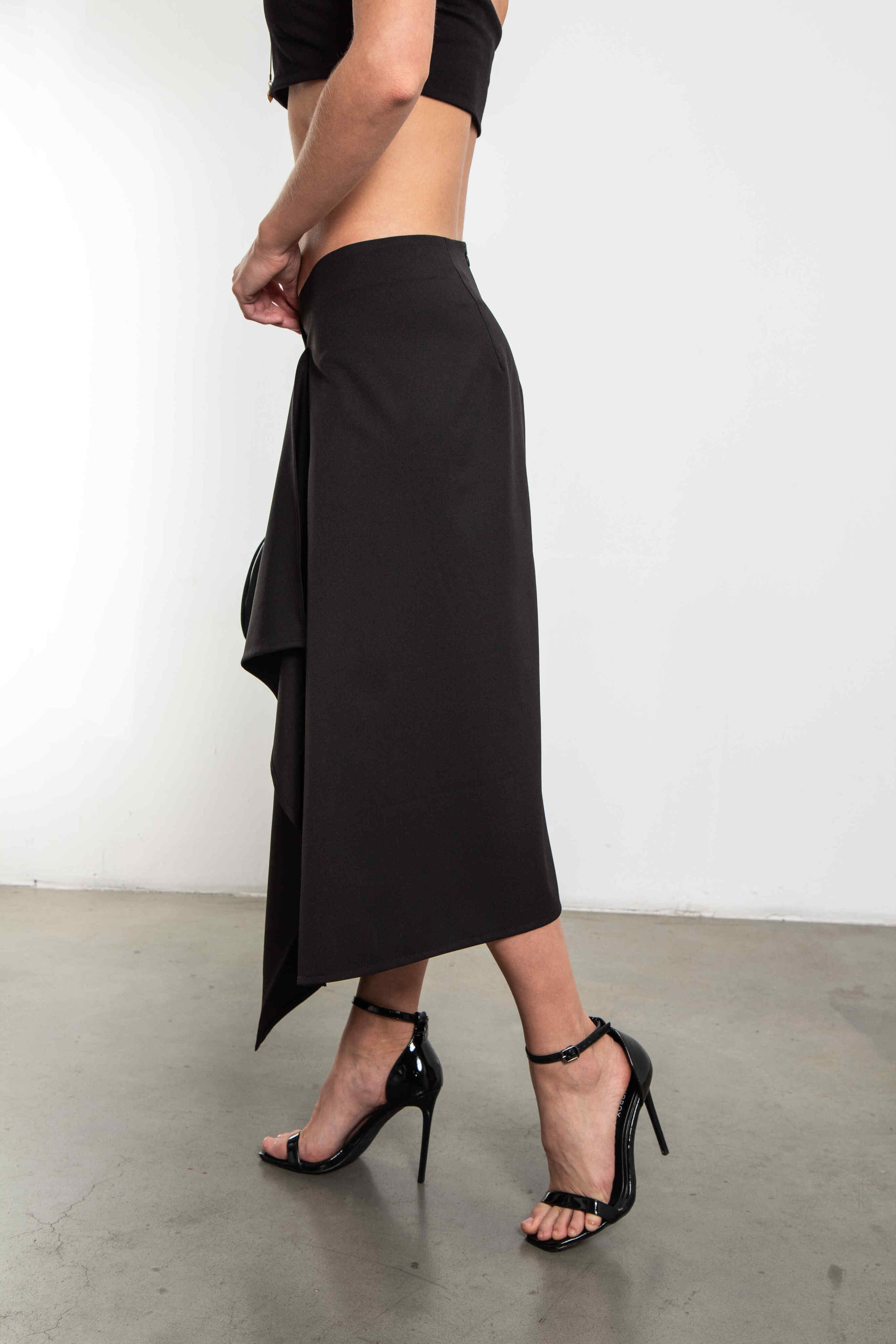 Юбка чёрная ассиметричного кроя Kosmos(фото6)