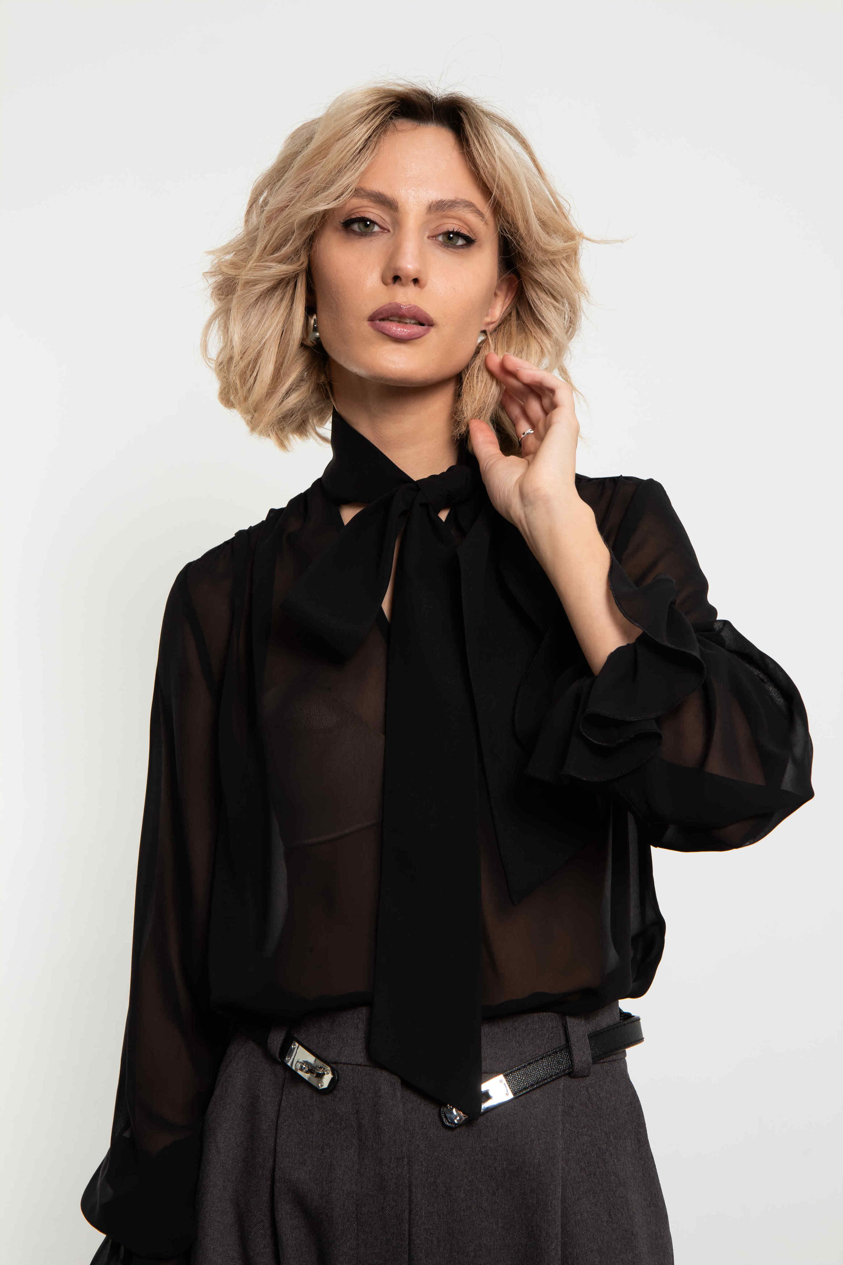 Блуза чёрная с бантом Kosmos(фото7)