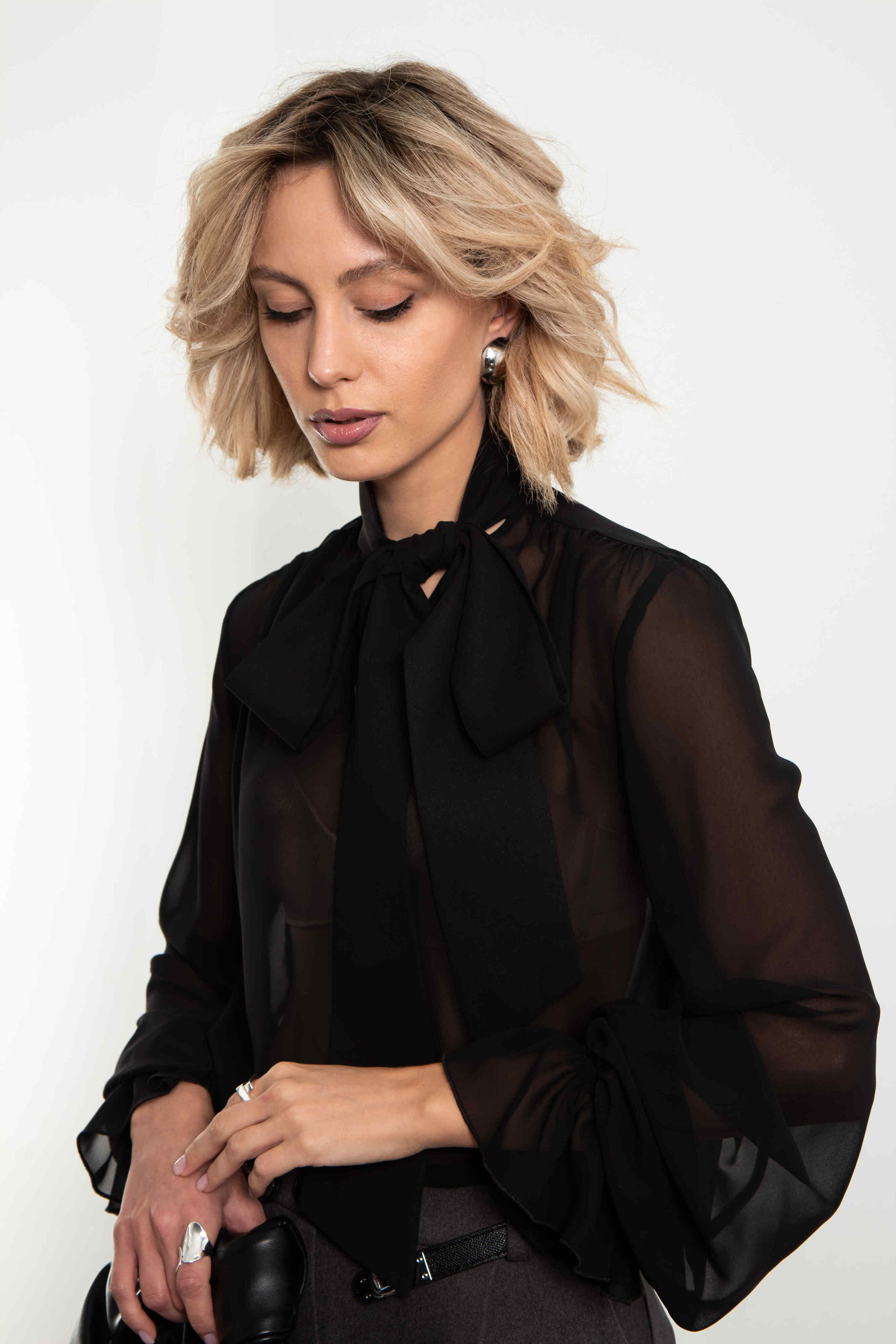 Блуза чёрная с бантом Kosmos(фото4)