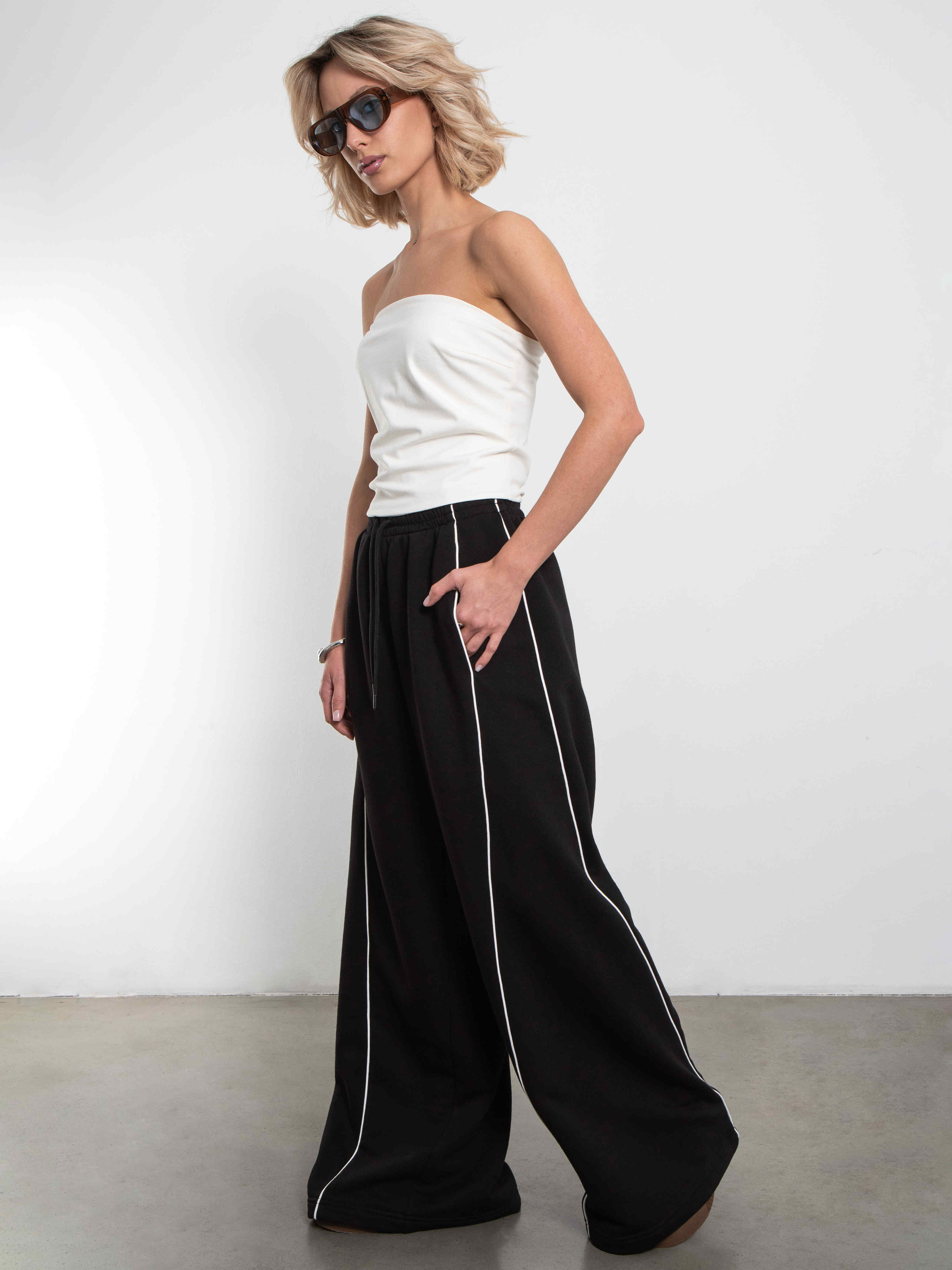 Брюки спортивные чёрные из премиального футера без начёса Kosmos(фото4)