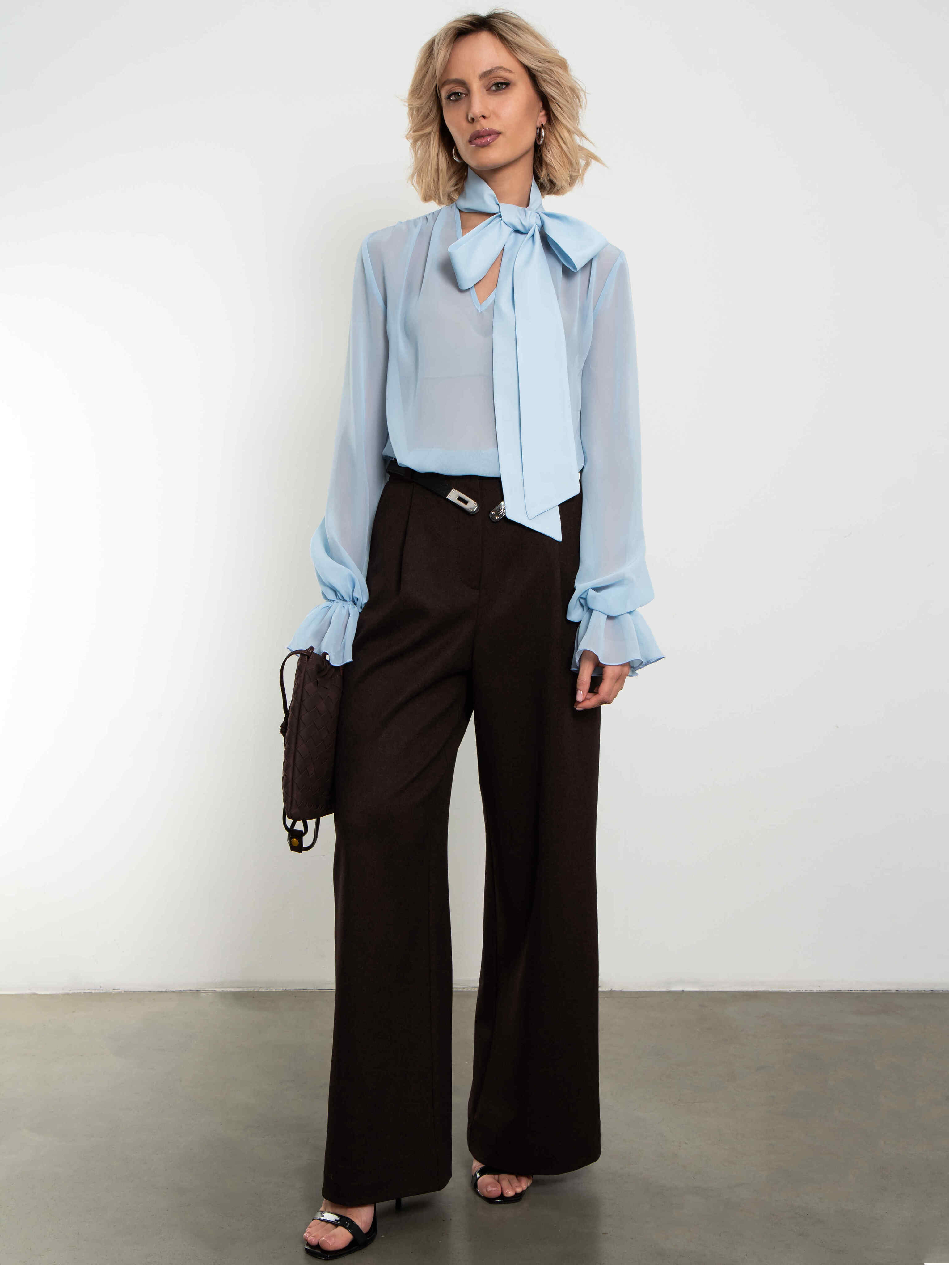 Блуза голубая с бантом Kosmos(фото2)