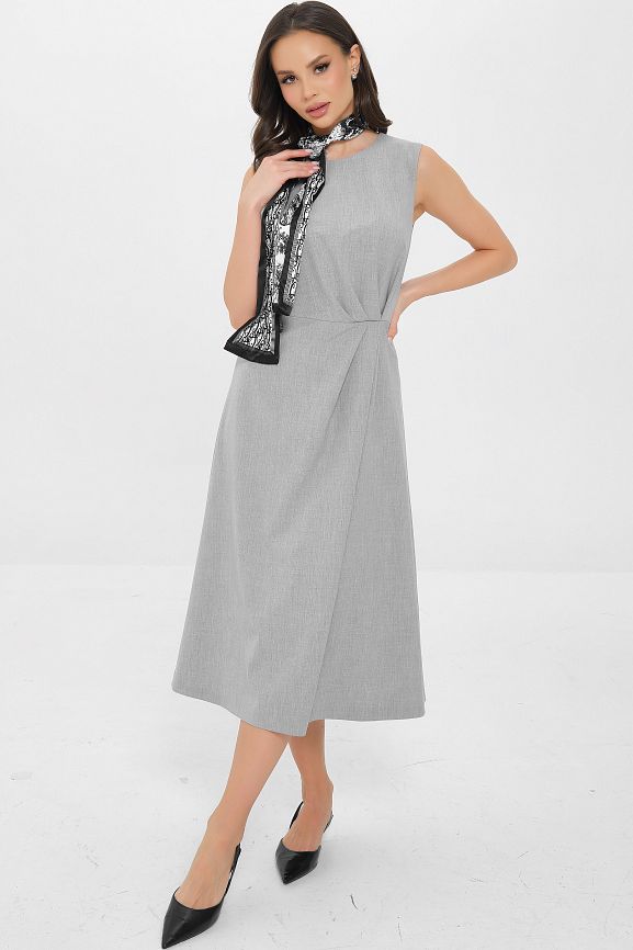 Платье без рукавов светло-серое Priz