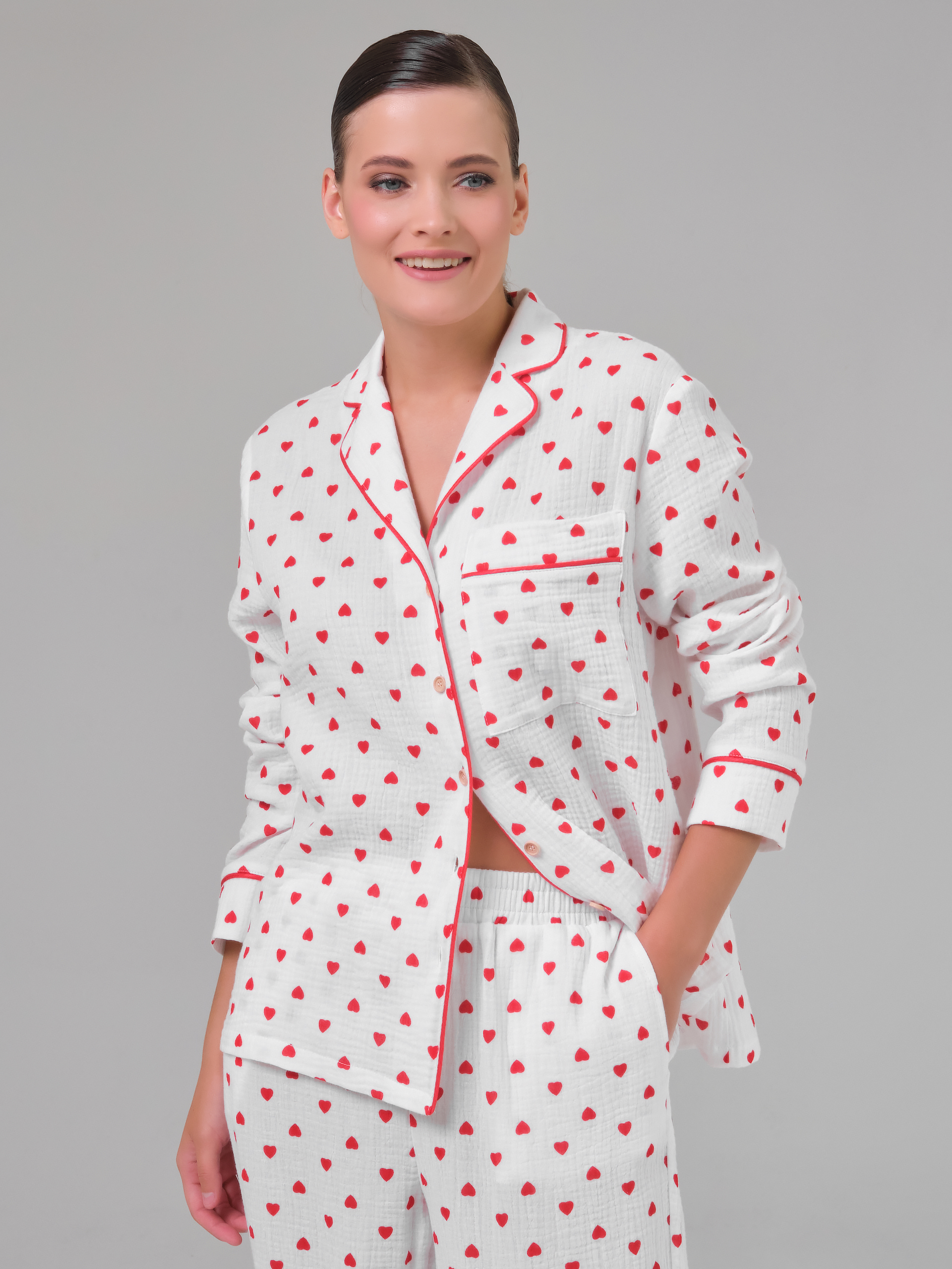 Блузка белая в сердечко из муслина с накладным карманом Priz(фото3)