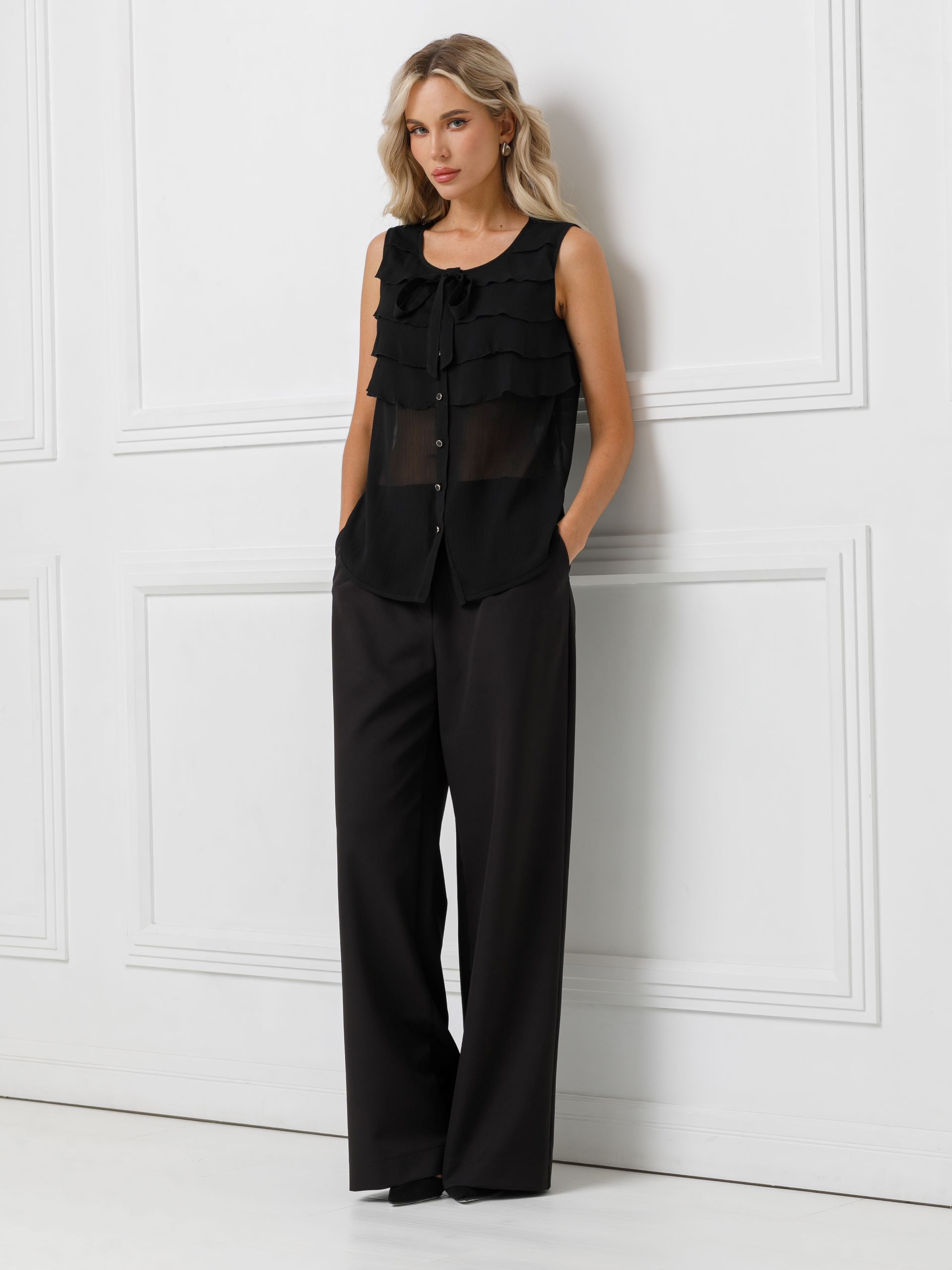 Блузка чёрная с воланами и съёмным бантом Priz(фото2)