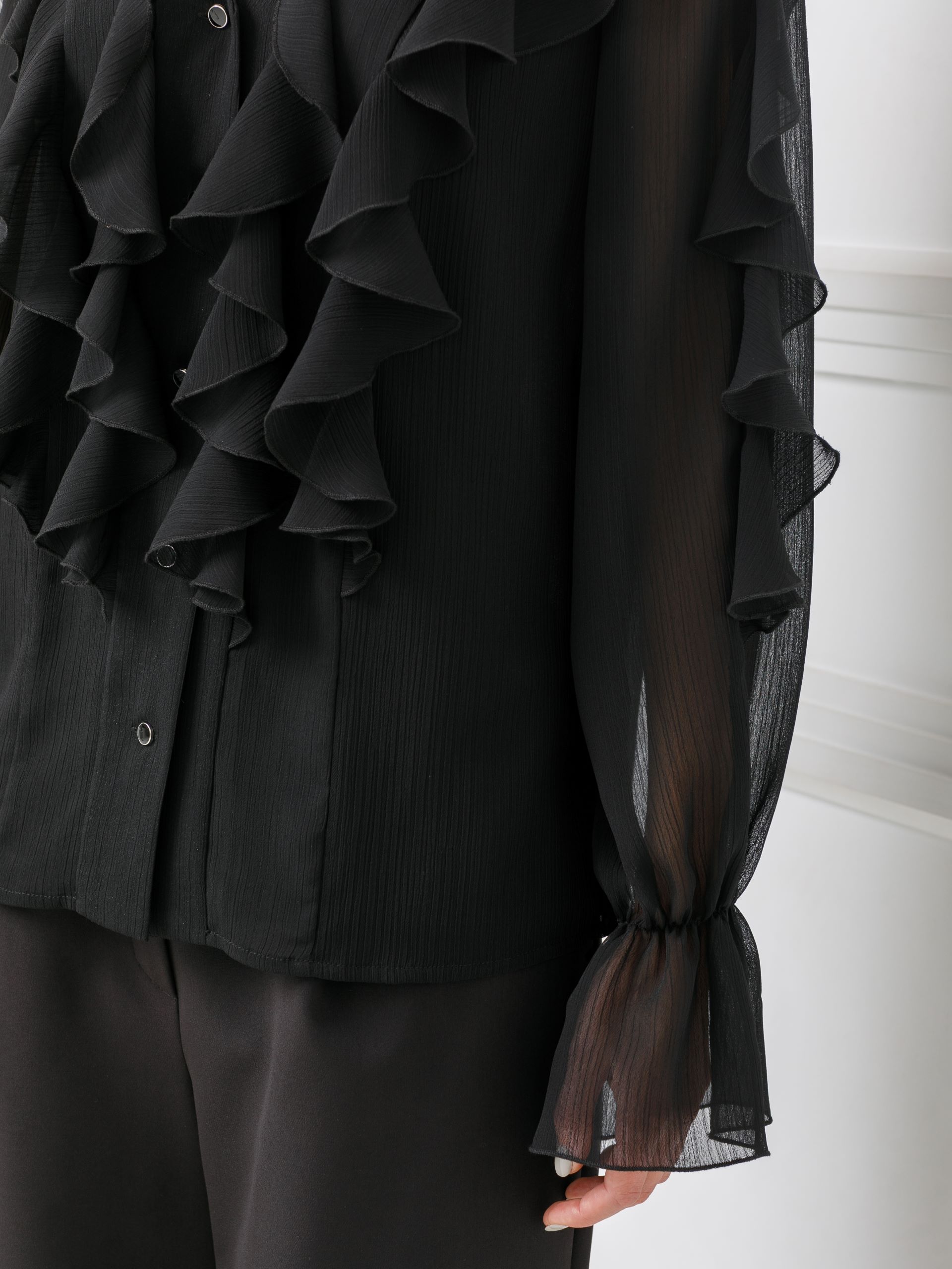 Блузка чёрная из шифона с эффектом креш Priz(фото5)