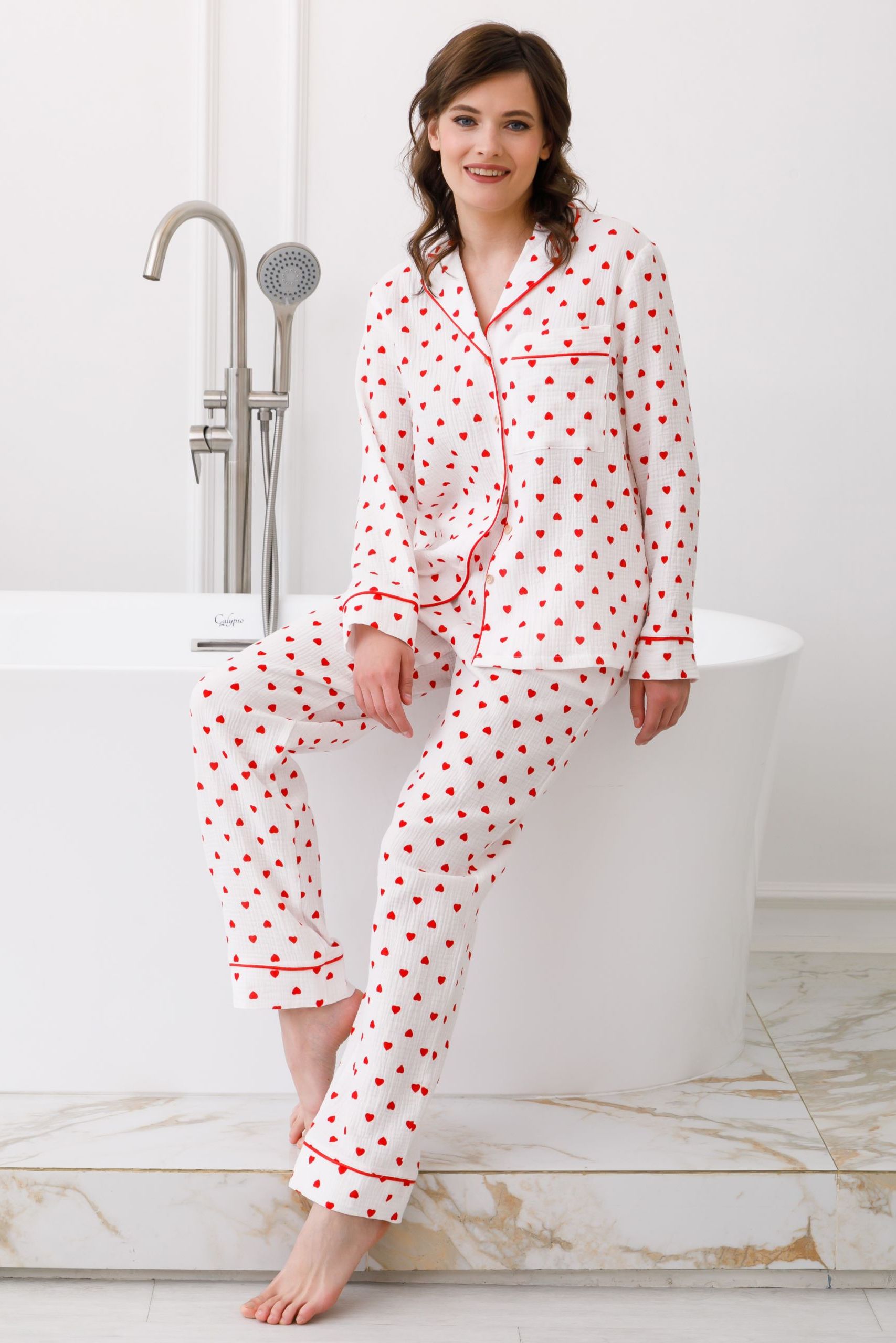 Брюки белые в сердечко с карманами Priz