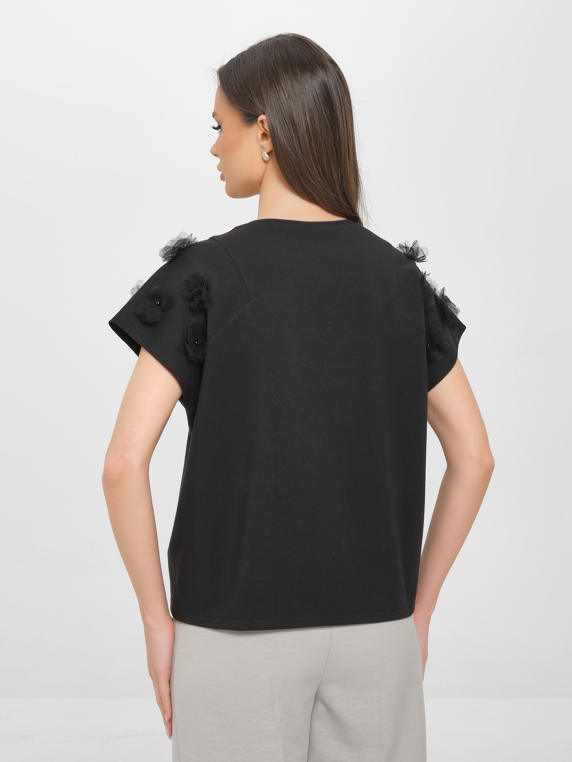 Футболка чёрная с декоративными цветами Priz(фото6)