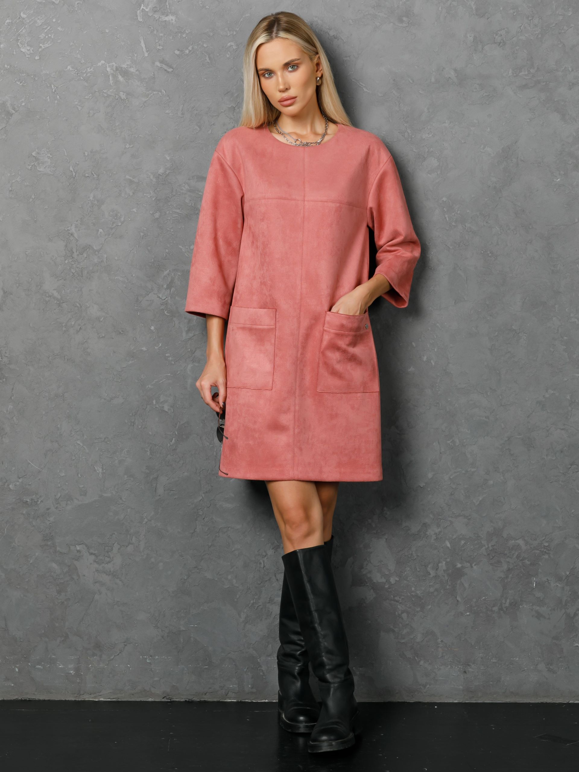 Платье розовое из искусственной замши Priz(фото2)