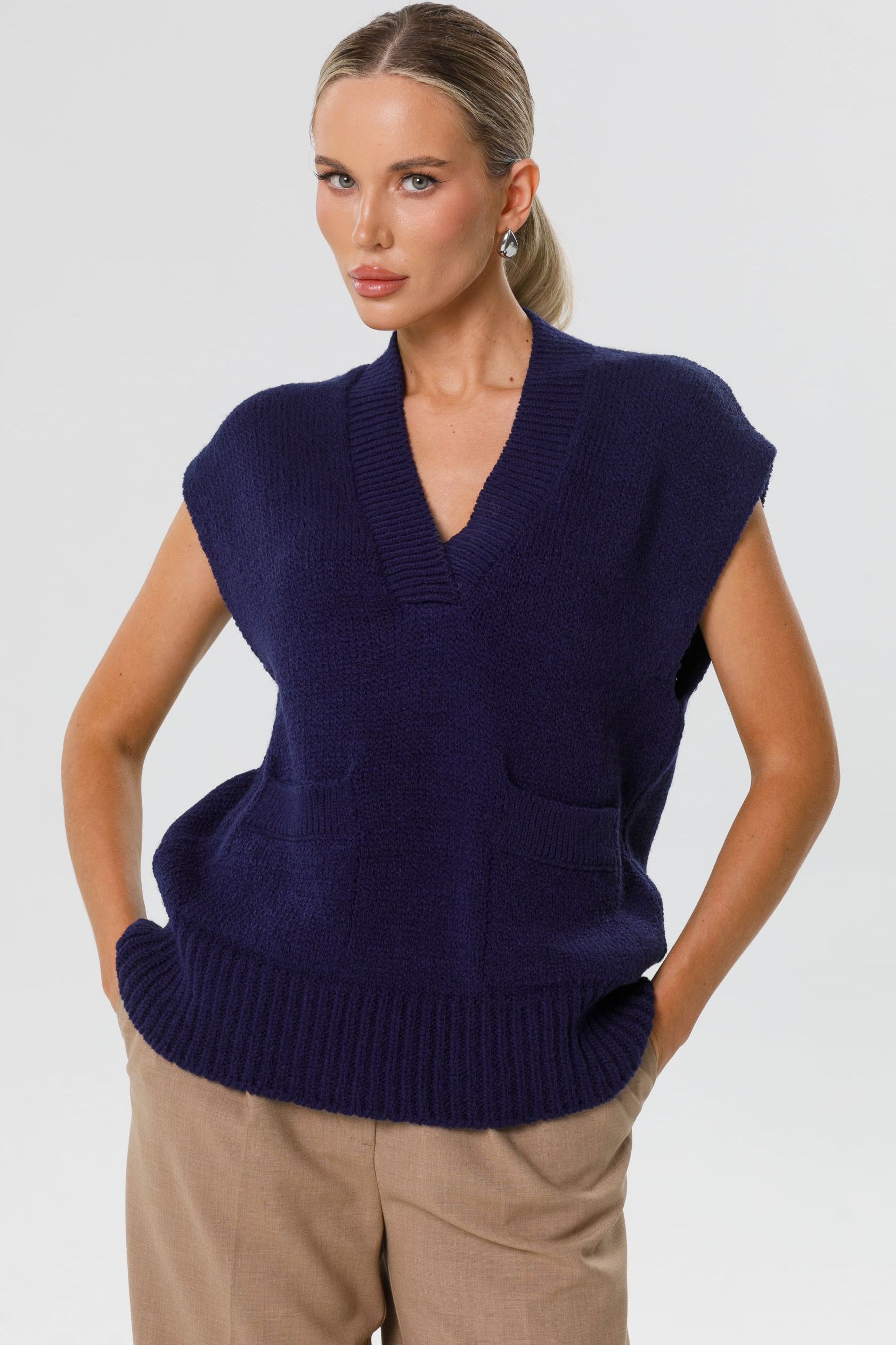 Жилет вязаный тёмно-синий Priz