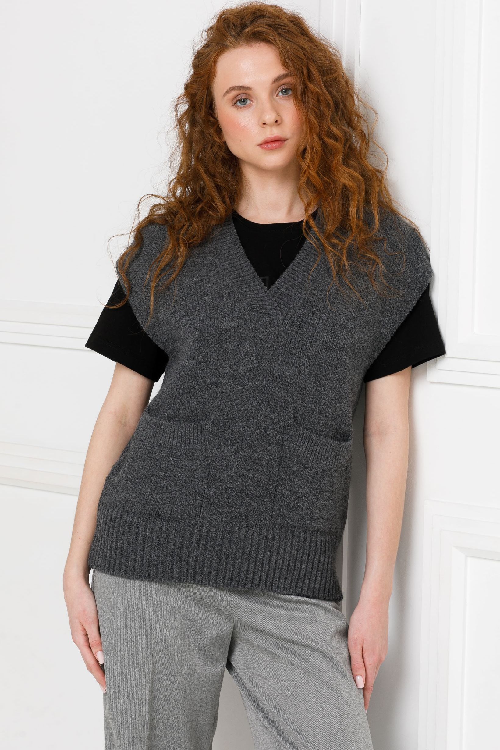 Жилет вязаный тёмно-серый Priz