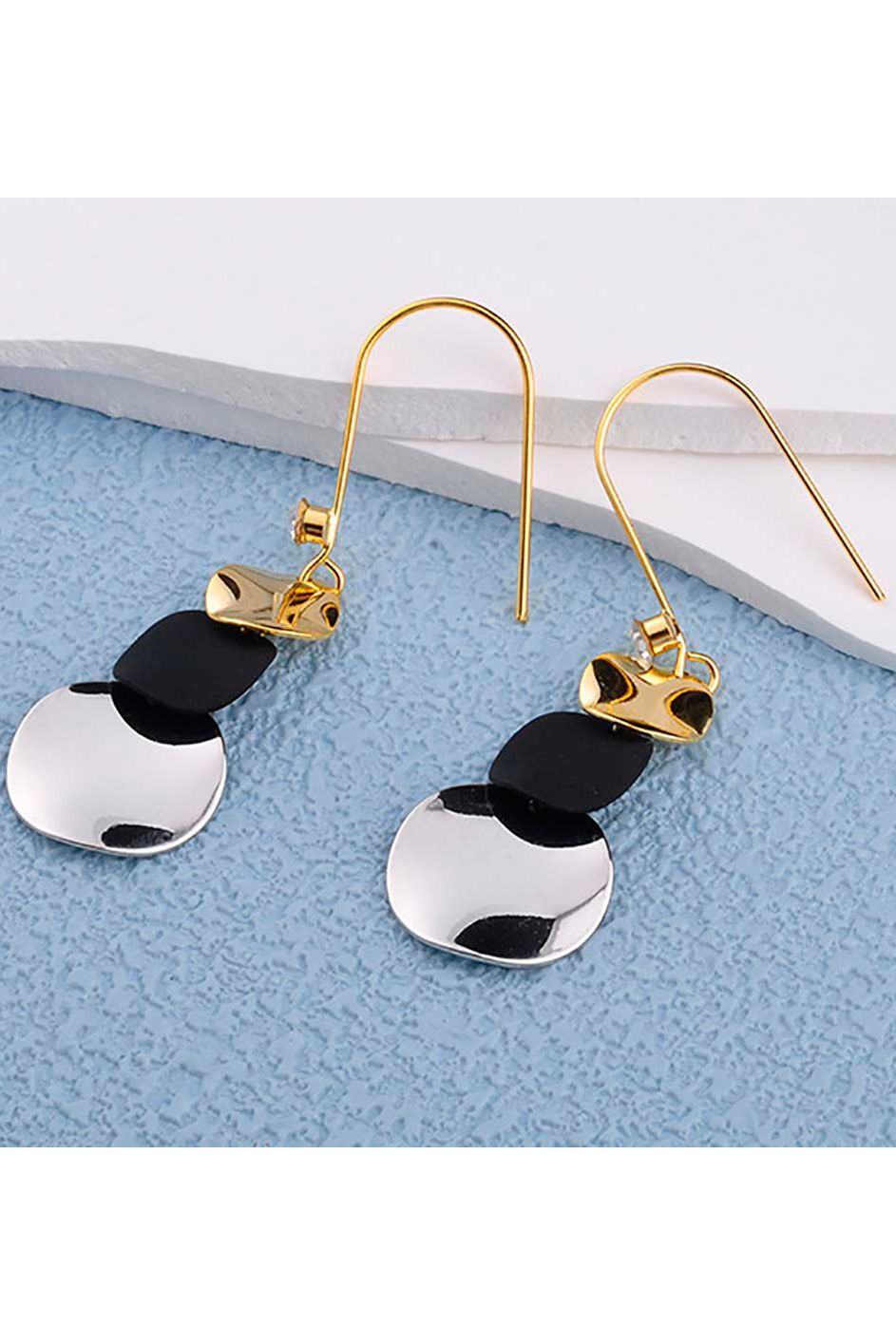 Серьги на крючках Rada