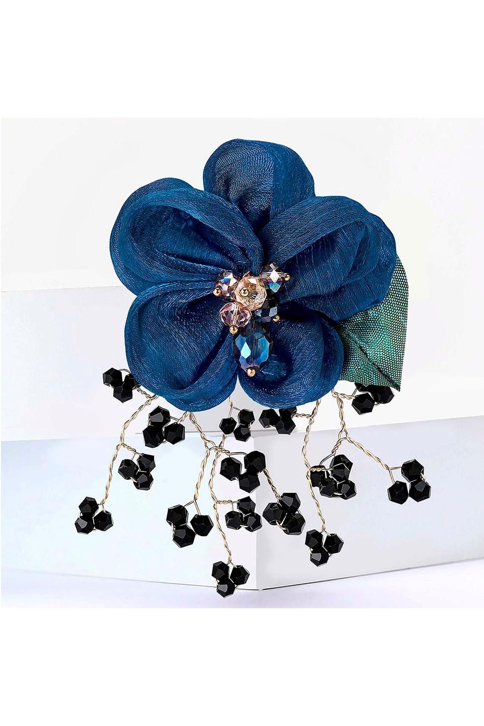 Брошь в виде цветка Rada