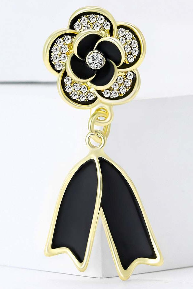 Брошь в виде цветка Rada