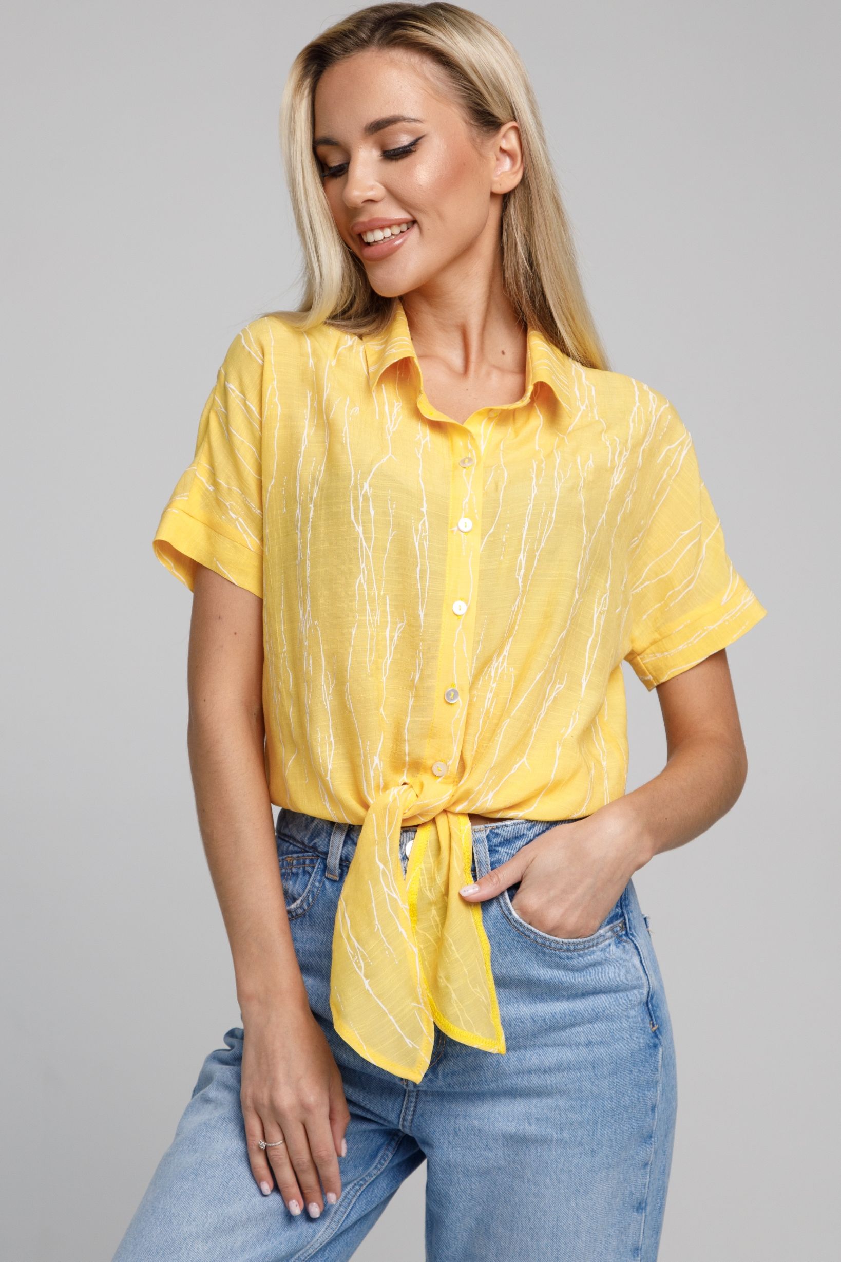 Блузка лимонного цвета