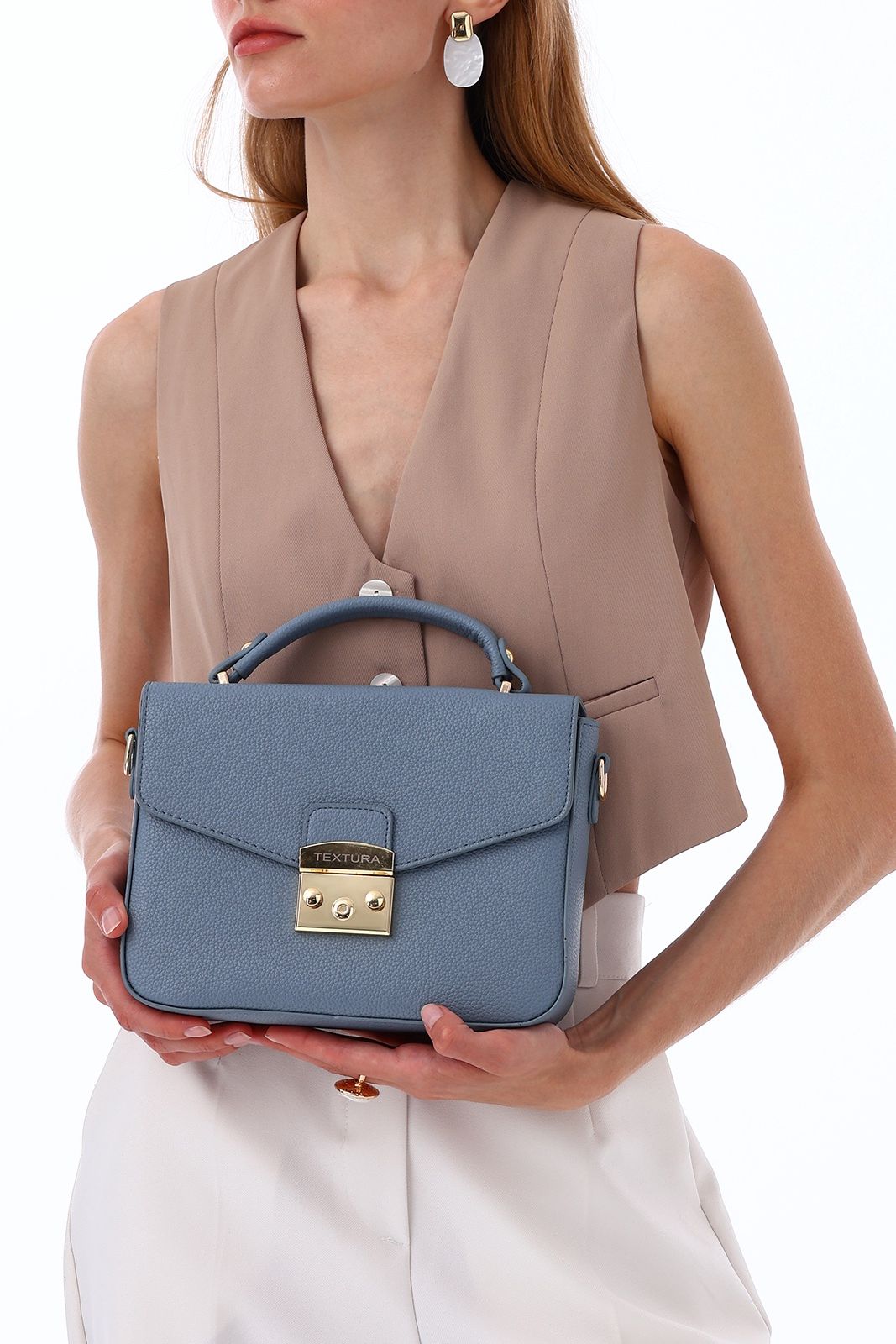 Сумка женская-мессенджер голубого цвета Textura