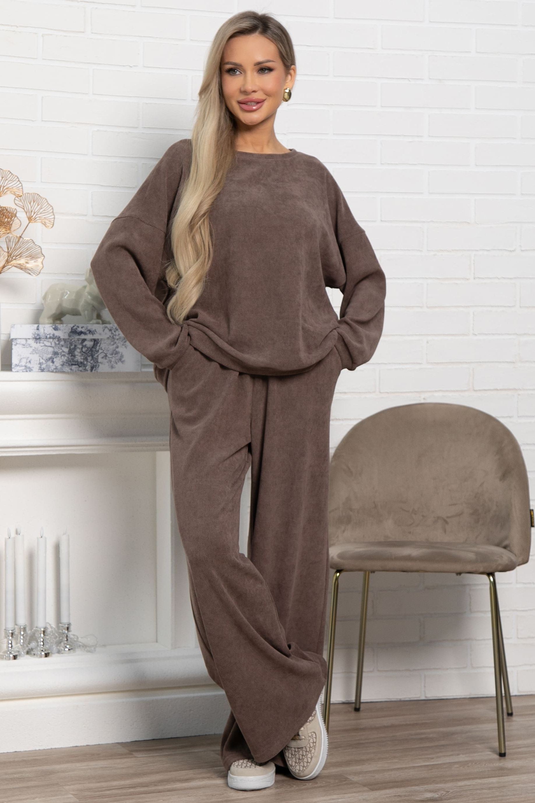 Костюм трикотажный коричневый с брюками в спортивном стиле LT collection