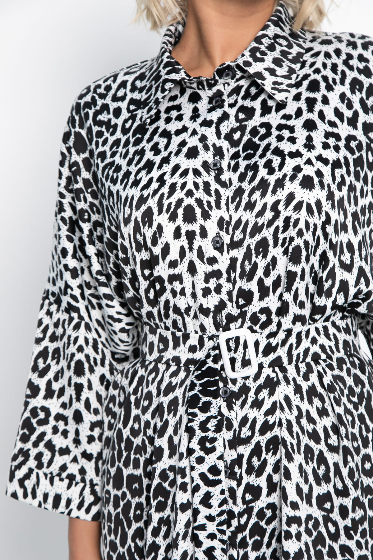 Платье-рубашка белое с леопардовым принтом LT collection(фото6)