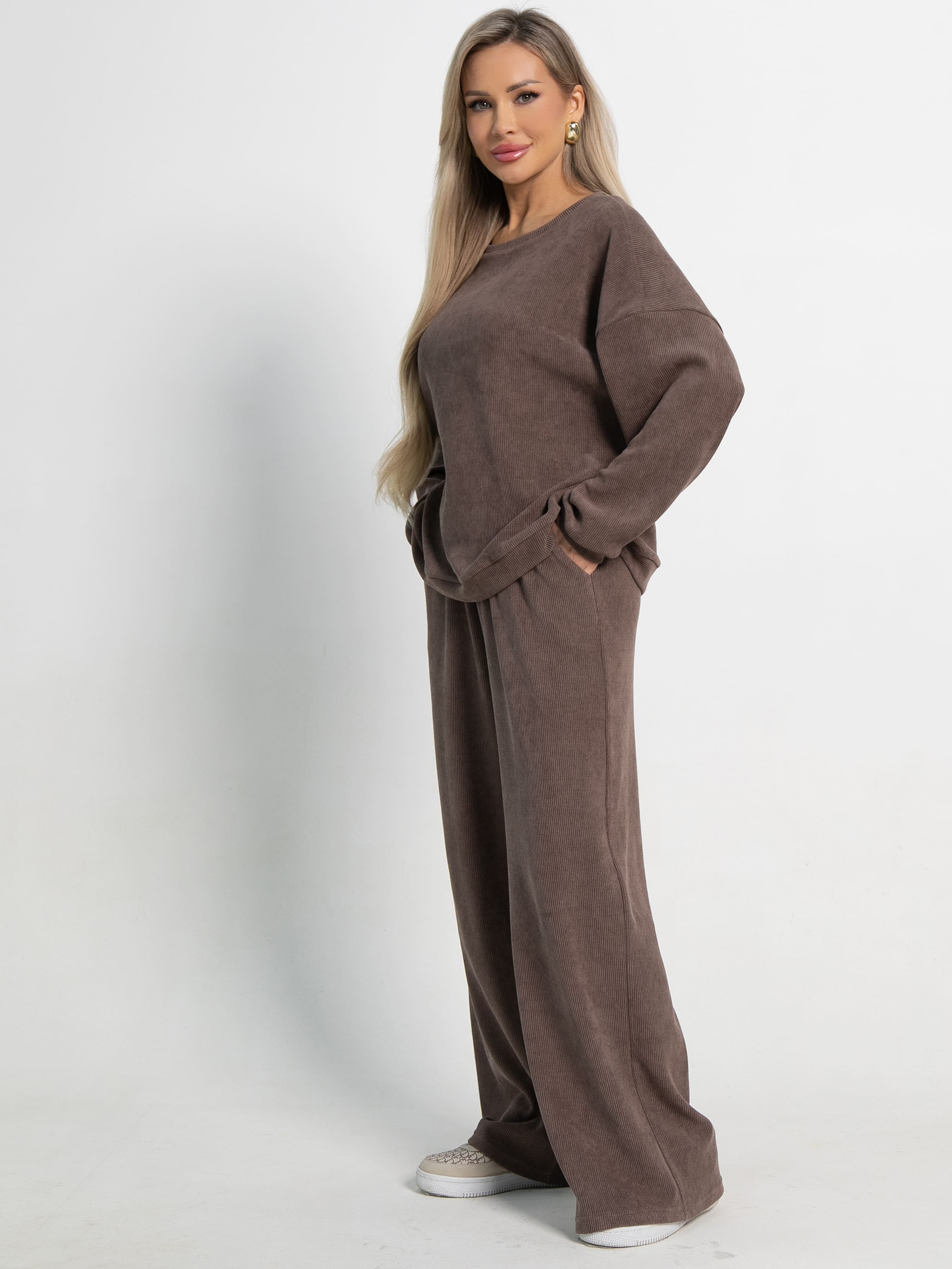 Костюм трикотажный коричневый с брюками в спортивном стиле LT collection(фото6)