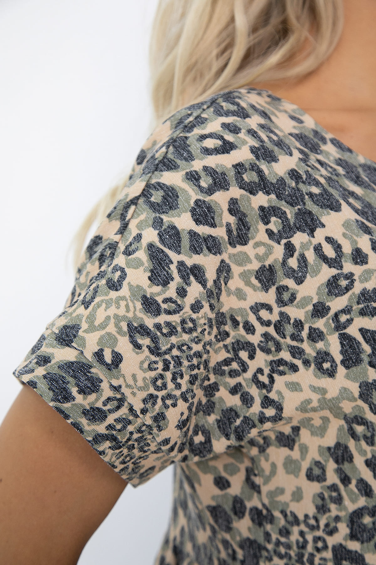 Платье миди бежевое с леопардовым принтом LT collection(фото5)