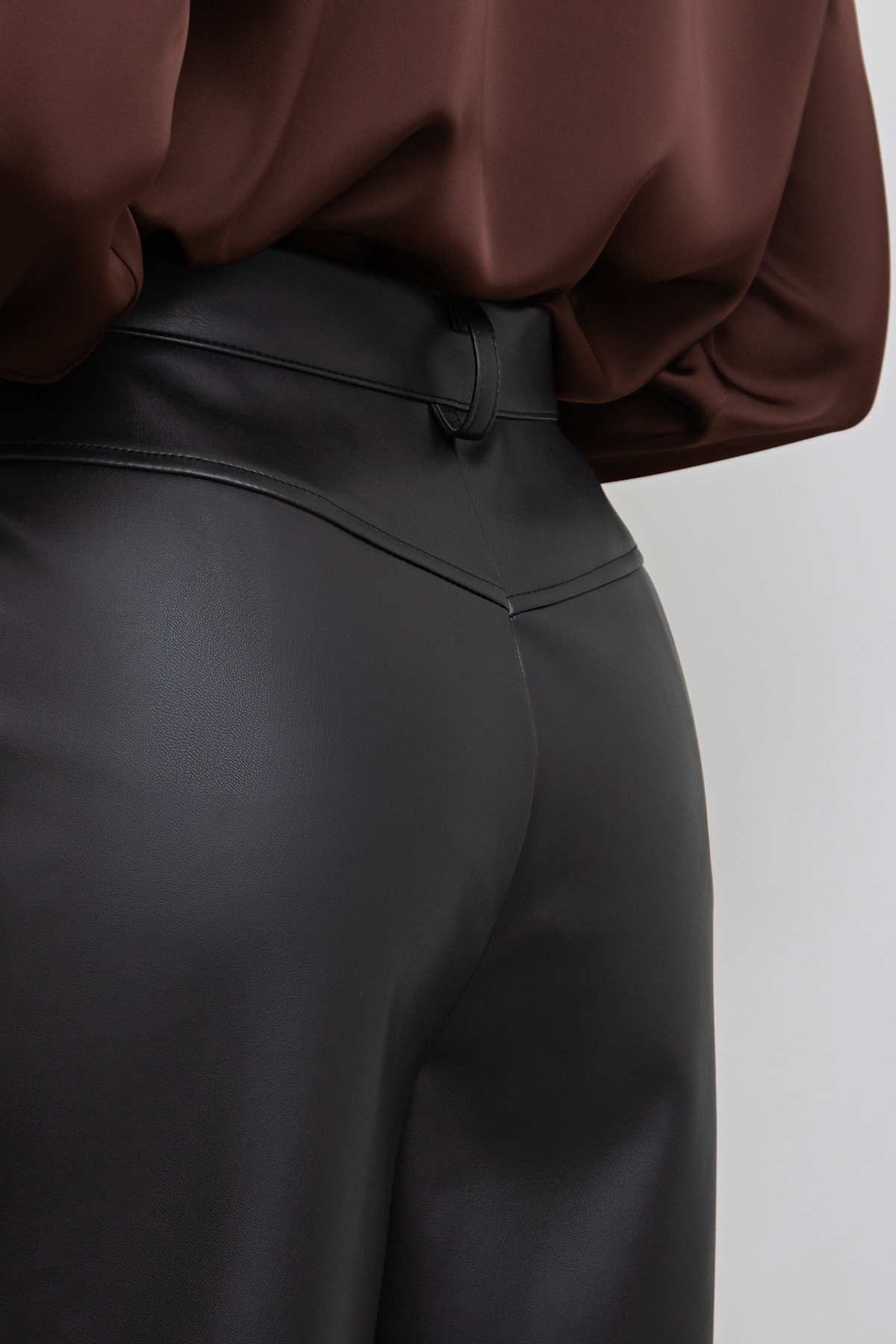 Брюки чёрные из экокожи Жаклин №1 Valentina(фото7)